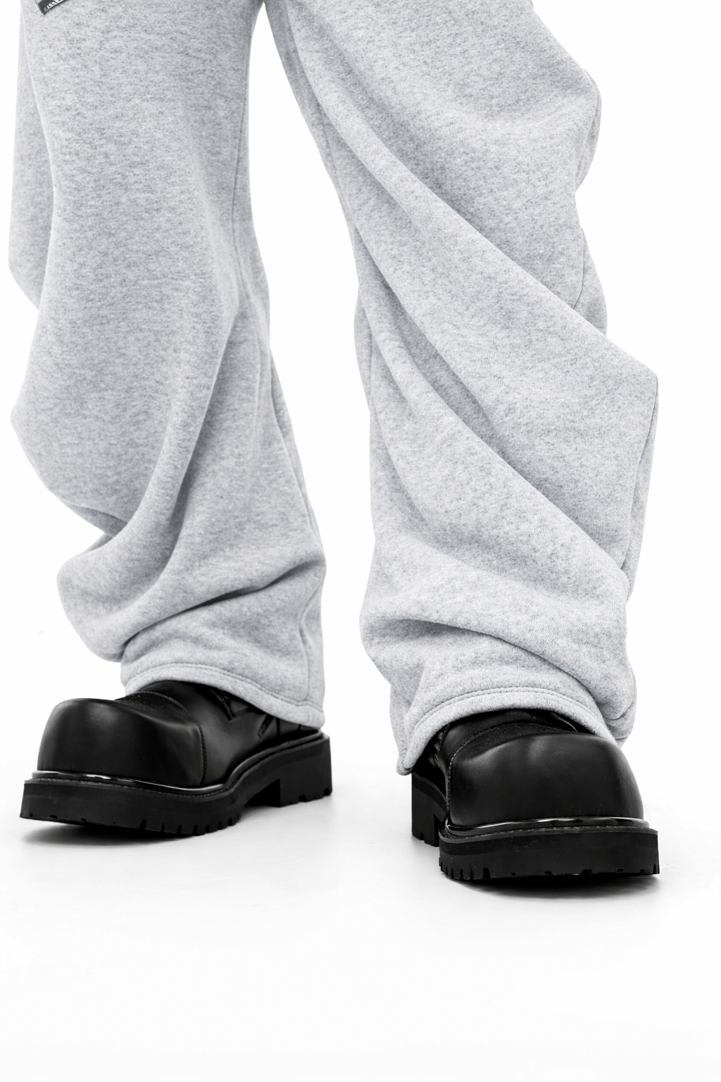 LIGHT GREY TWISTED TRACK PANTS