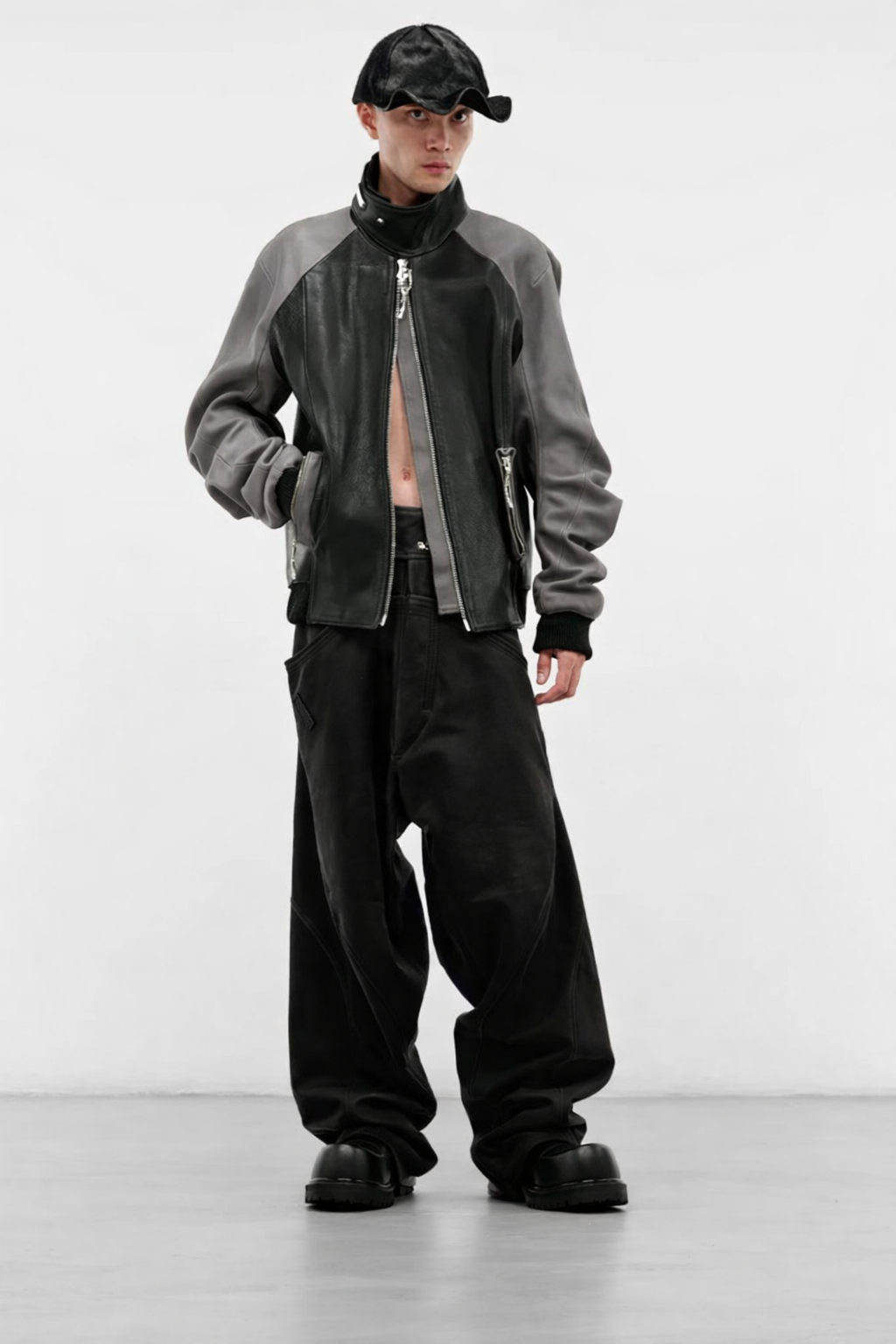 BLACK REVERSED BAGGY