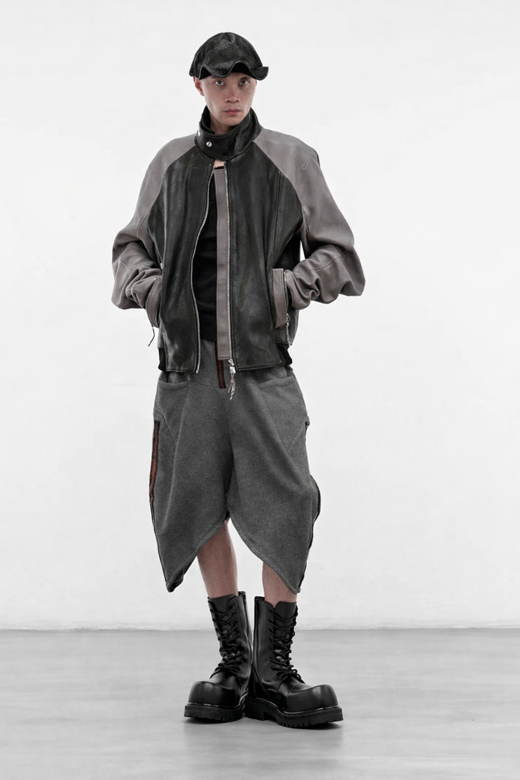 DARK GREY TWISTED SHORTS
