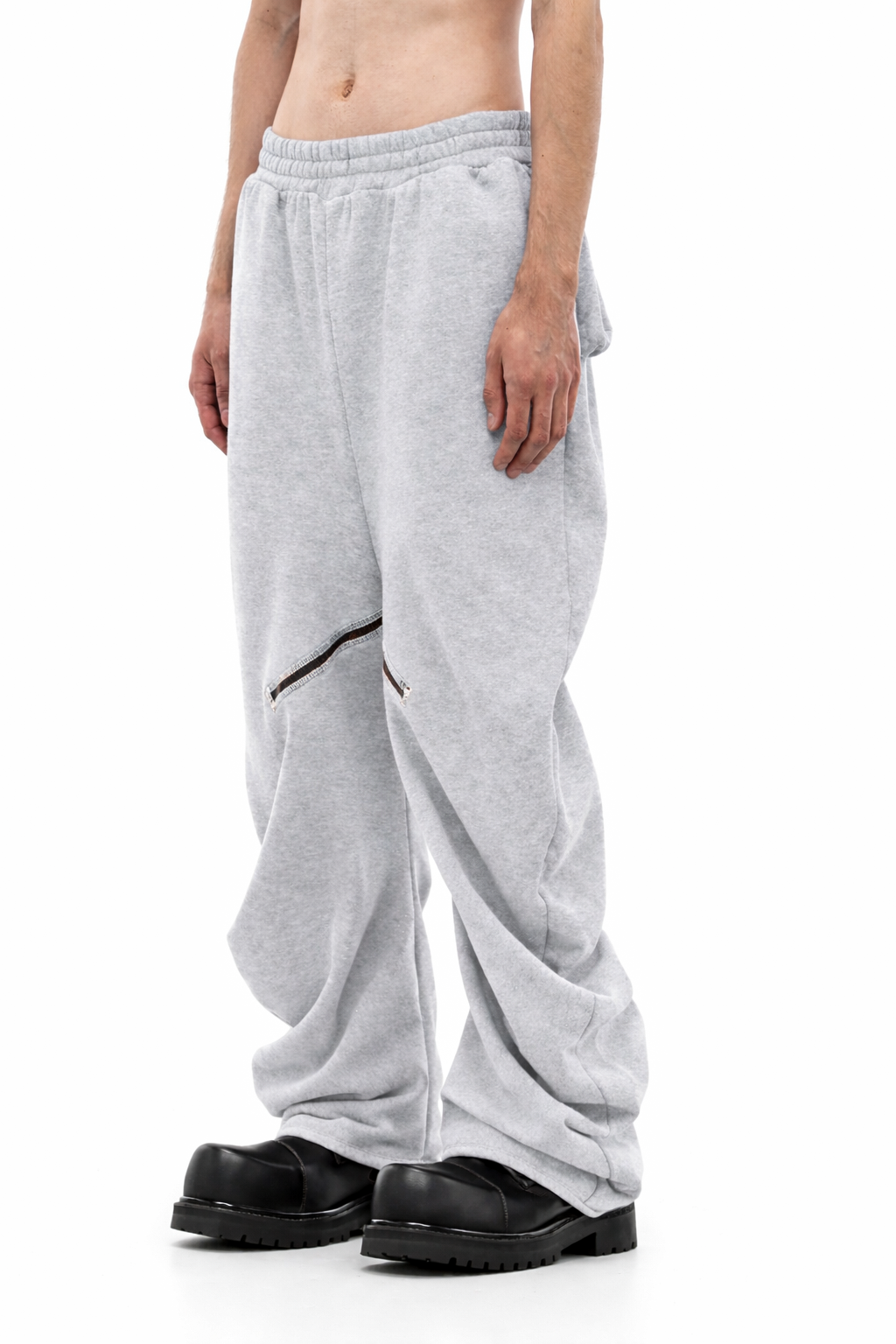 LIGHT GREY TWISTED TRACK PANTS