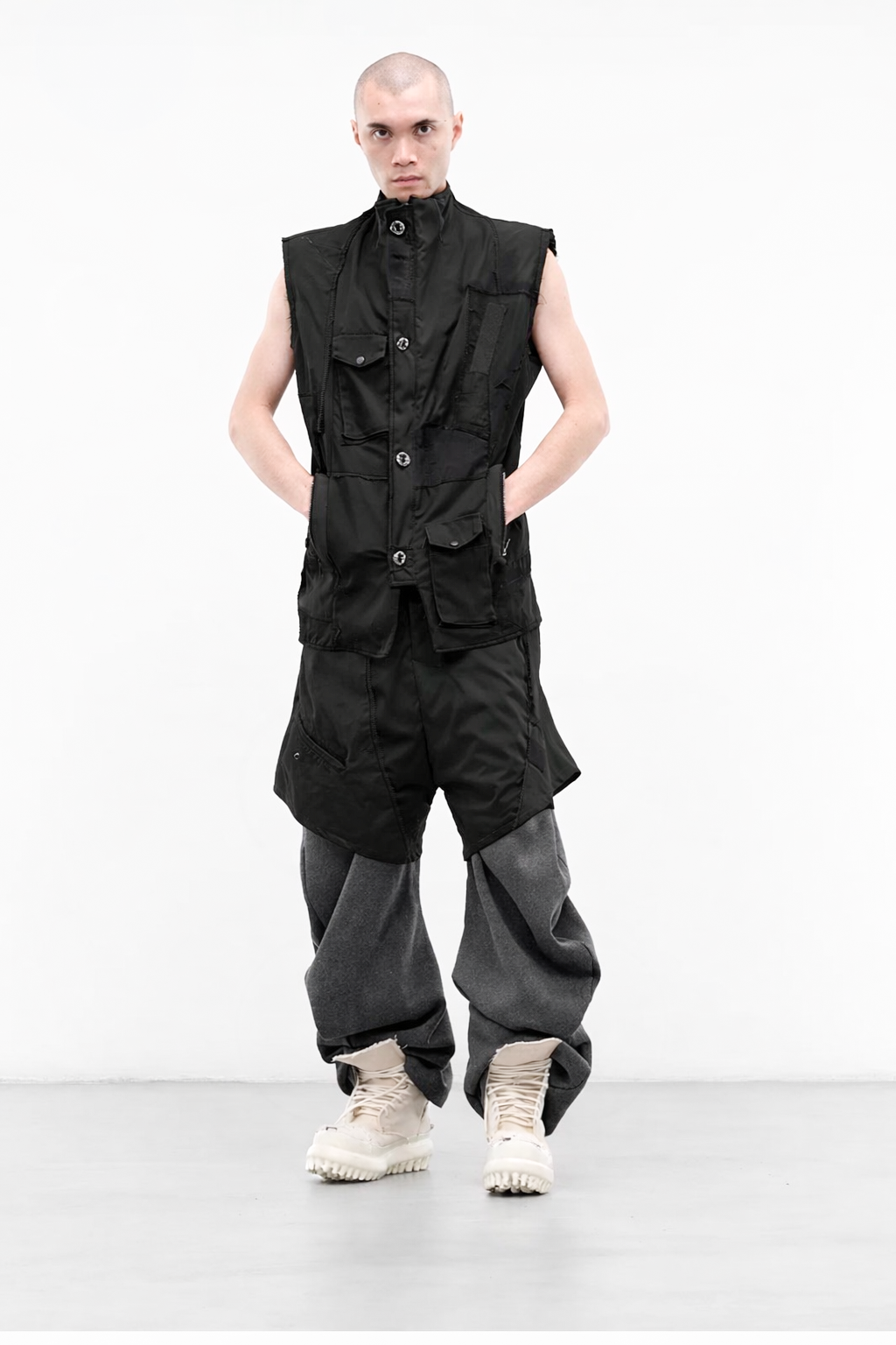 BLACK HYBRID TWISTED TRACK PANTS