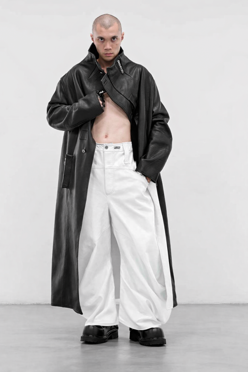 WHITE TWISTED BAGGY