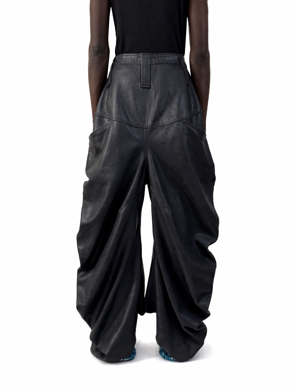 BLACK TWISTED BAGGY