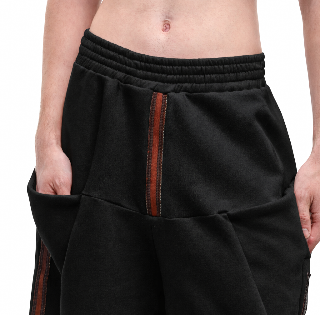 BLACK TWISTED SHORTS