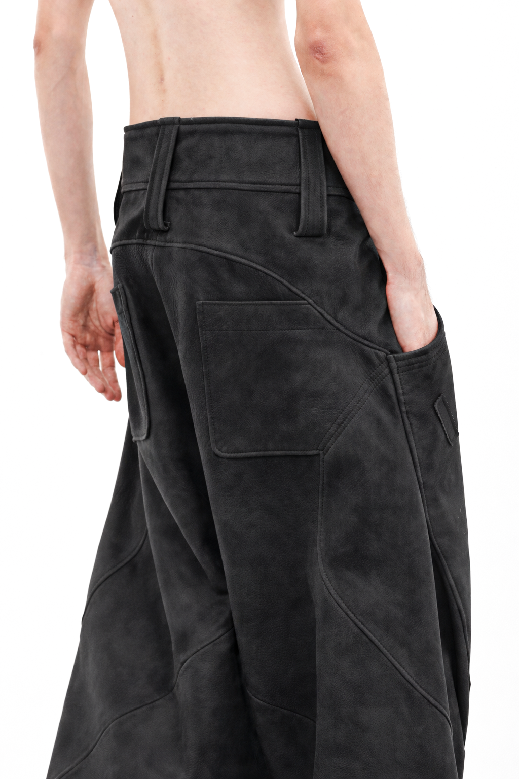 BLACK REVERSED BAGGY