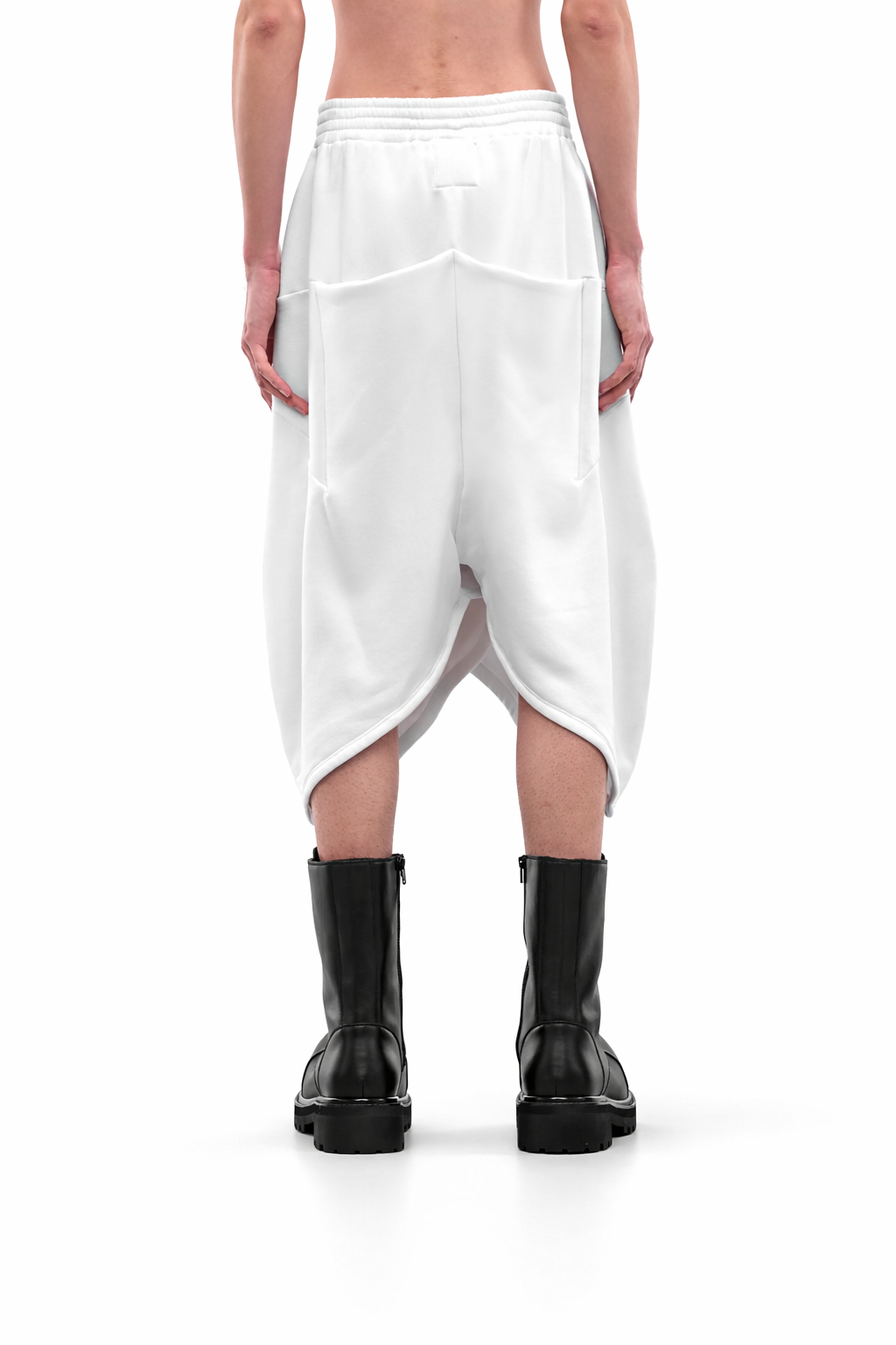 WHITE TWISTED SHORTS