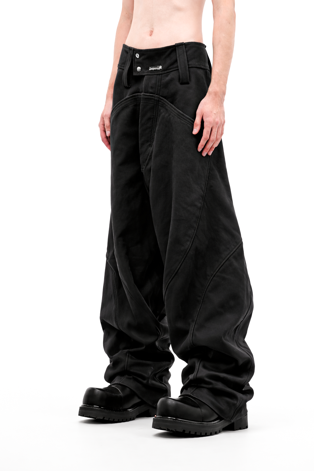 BLACK REVERSED BAGGY