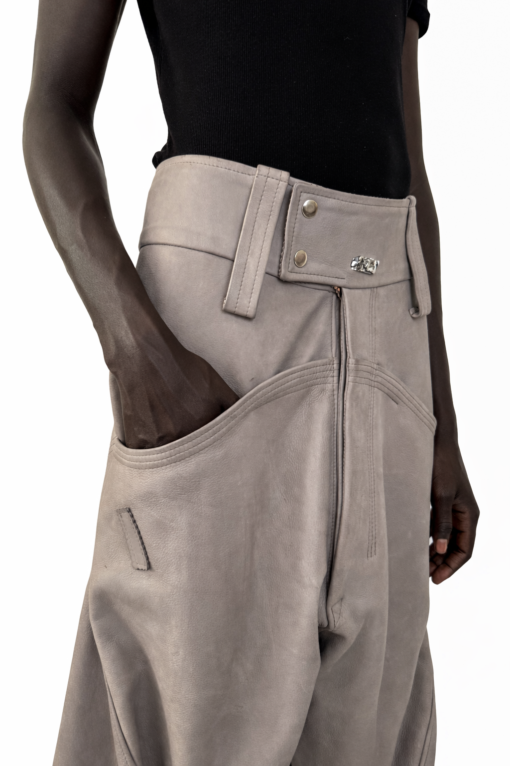 LIGHT BEIGE REVERSED BAGGY