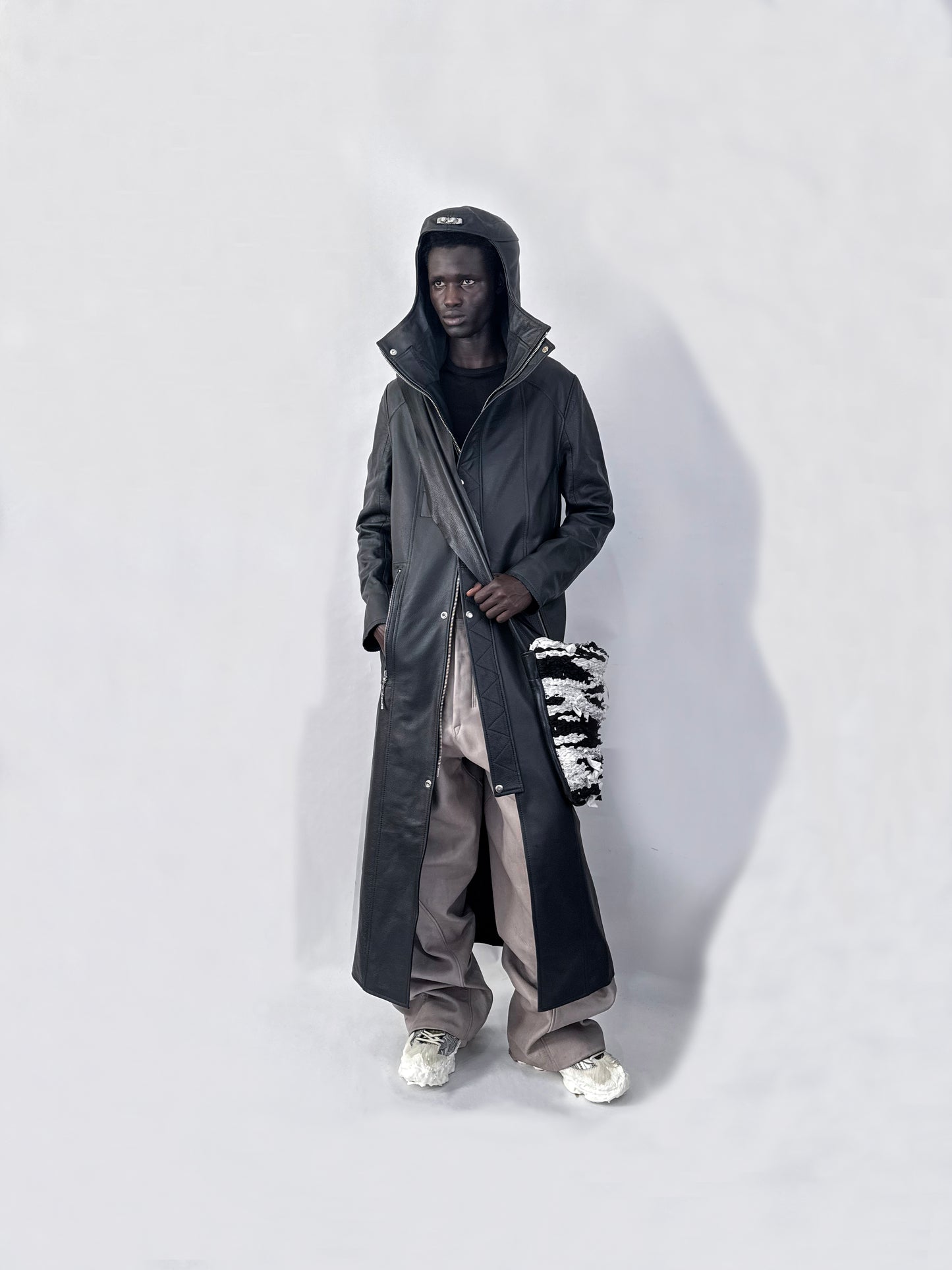 BLACK FITED COAT